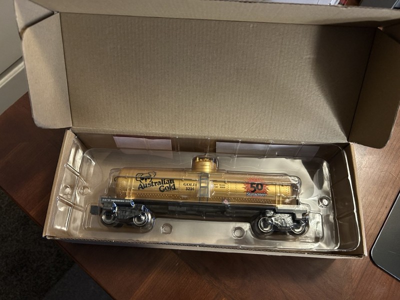 2019 Menards Australian Gold Single Dome Tank Car Sold Out of Production NIB!