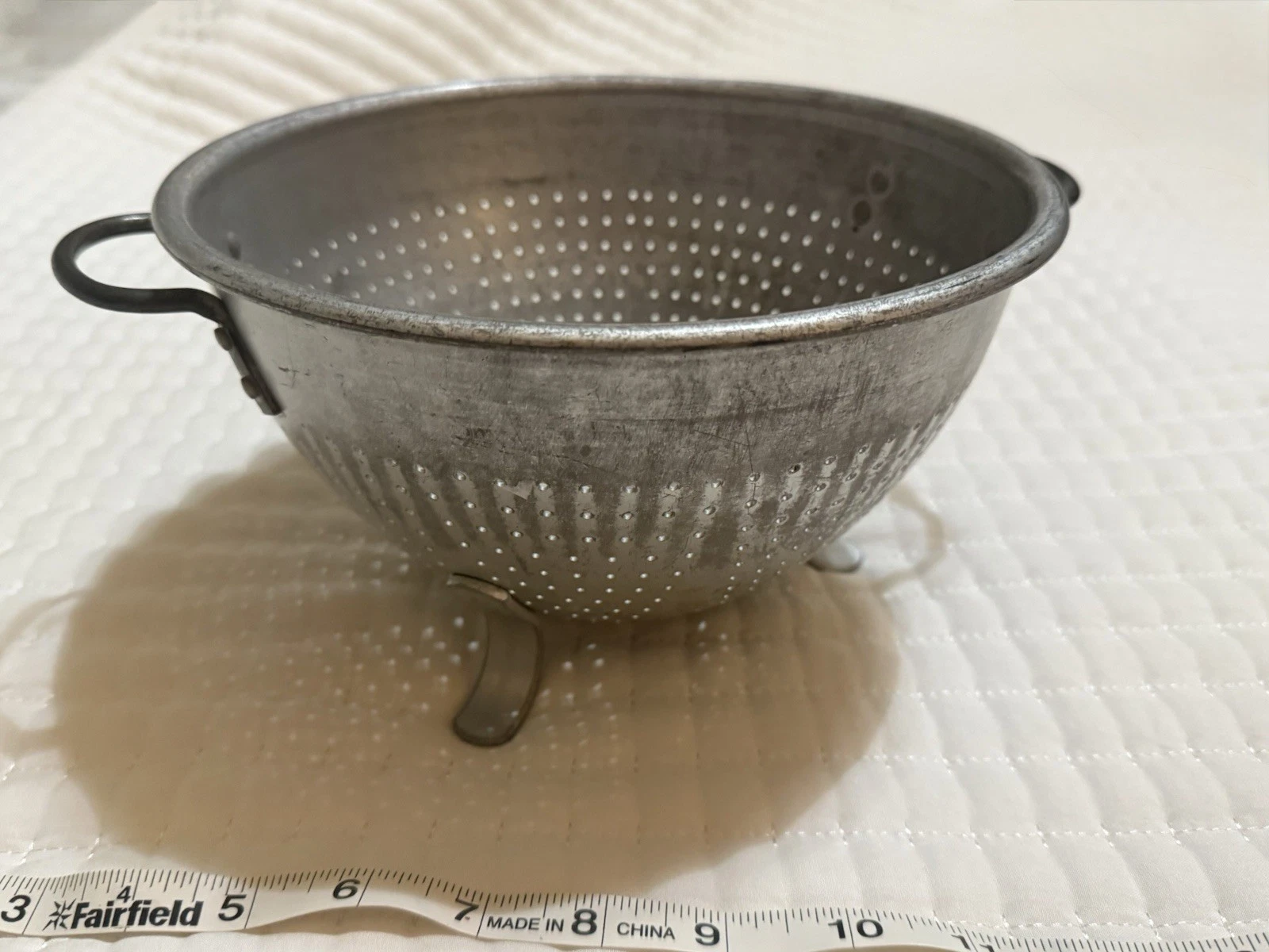 vintage WEAR-EVER #3123 footed aluminum colander