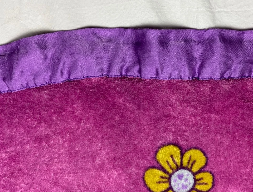 Флисовое одеяло Disney Minnie Mouse розовое фиолетовое атласная верхняя отделка цветок ромашки 40x50 - Изображение 3 из 4
