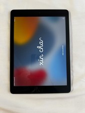 Apple iPad (6th Generation) A1893 32 GB, Wi-Fi, 9.7 in - Space