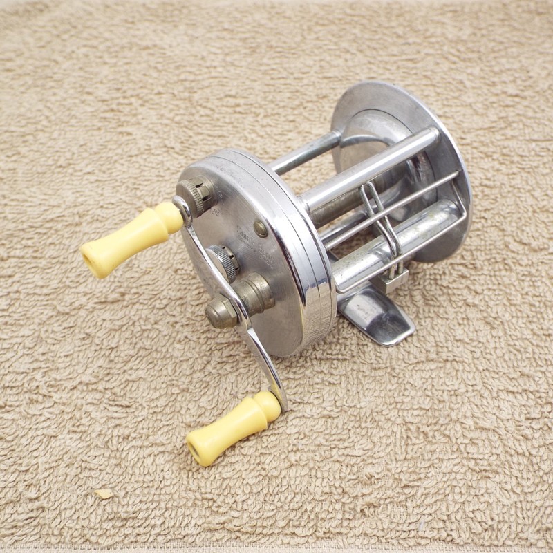 SOUTH BEND NO.300 MODEL F Vintage fishing reel
