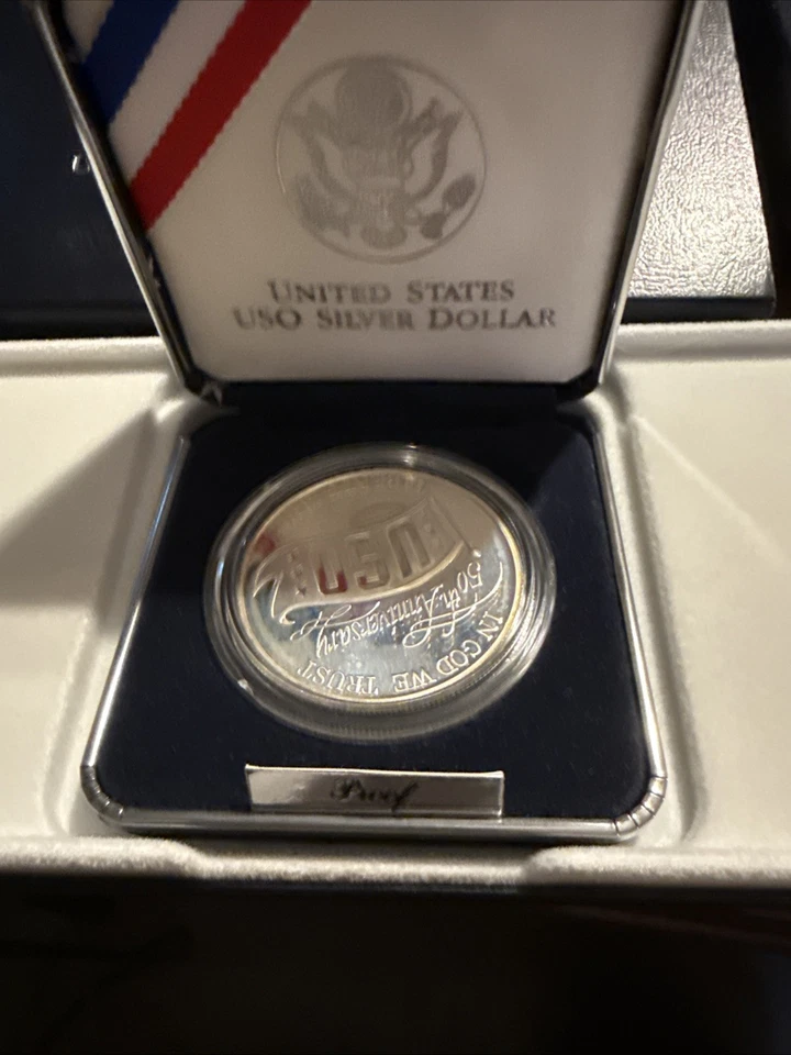 United States USO Silver Dollar Commemorative Coin Set - Image 2 of 4