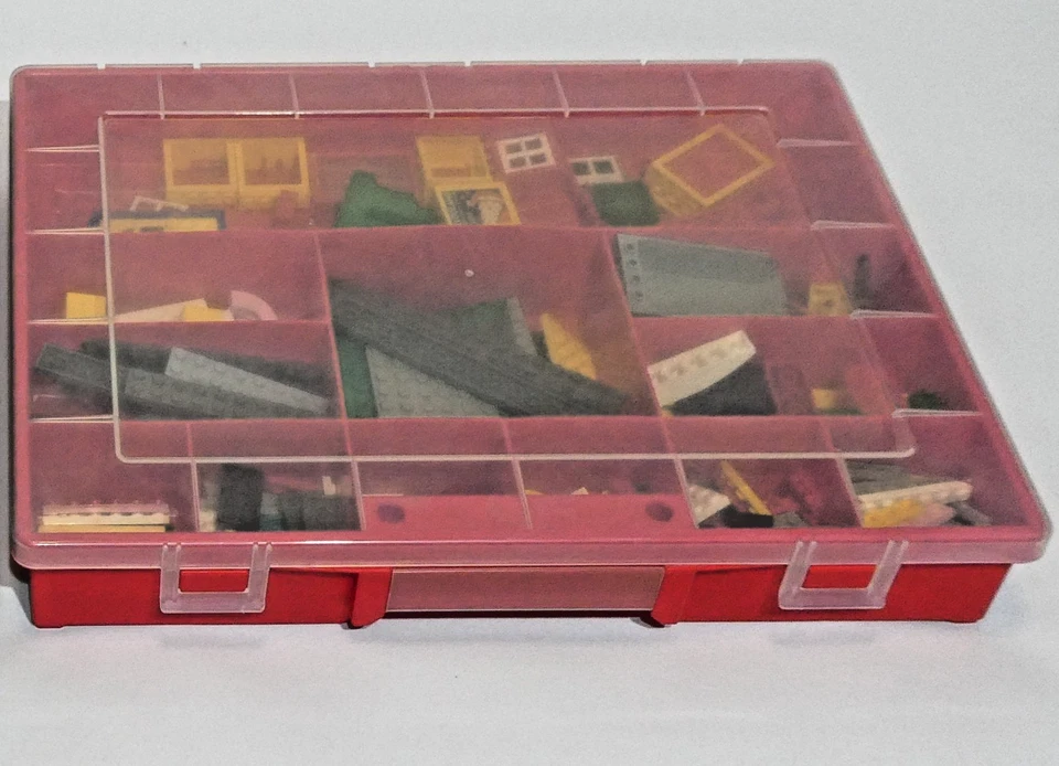 Konvolut Lego Platten, Türen, Fenster und Sonderbausteine in einer Sortierbox - Bild 3 von 3