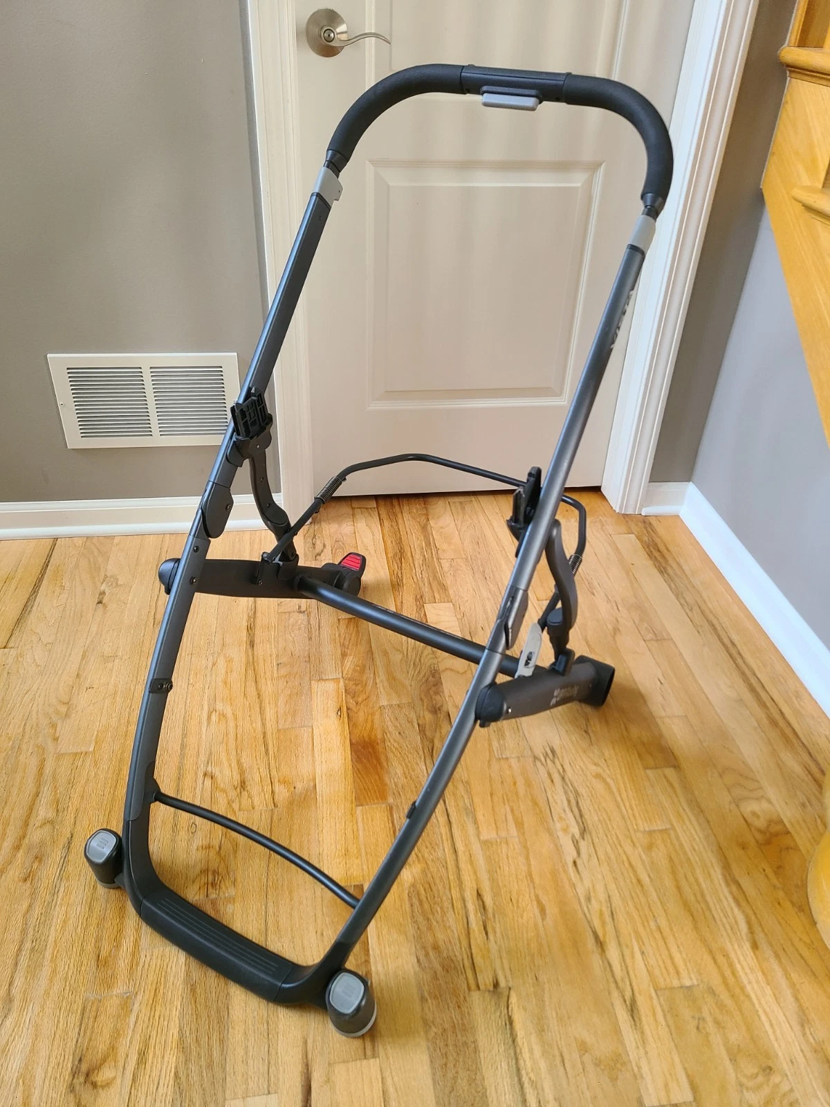 Uppababy UPPA BABY Black carbon Vista V1 frame Very Good condition 2015 +