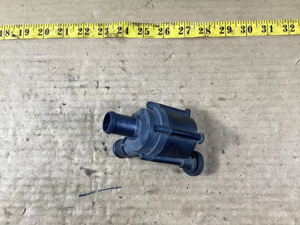 2018 - 2020 AUDI S4 ENGINE COOLANT AUXILIARY WATER PUMP 4G0129234 OEM . - Image 3 of 4