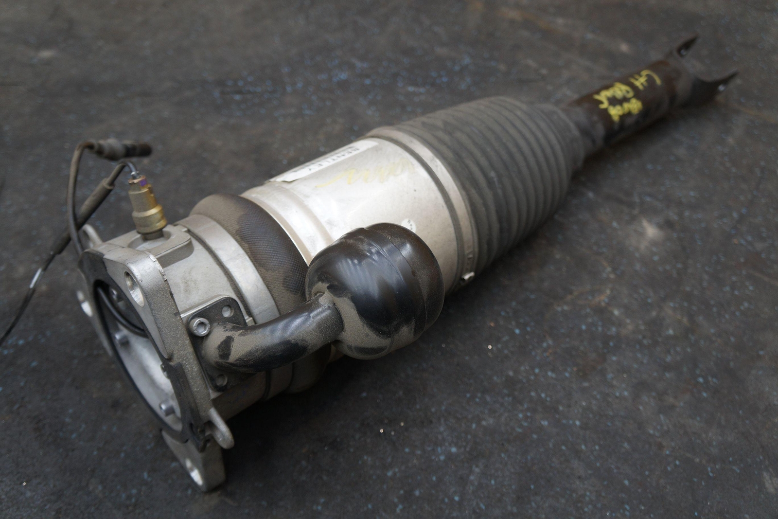 Rear Left Air Spring Shock Absorber Strut 3W0616001 Bentley Continental GT 2006