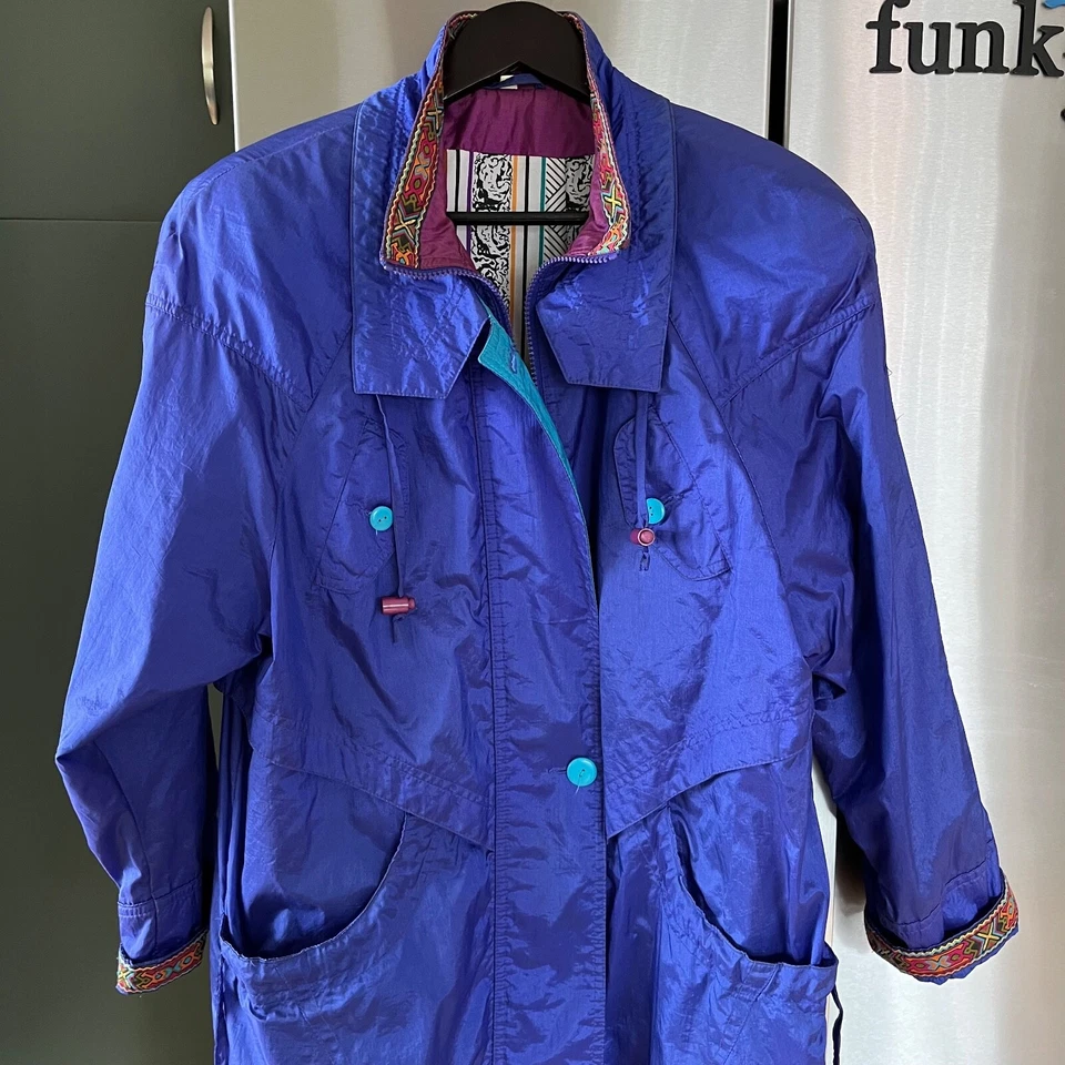 Gabardina/abrigo de lluvia vintage años 80 Rue Grenelle púrpura iridiscente Foto 2 de 4