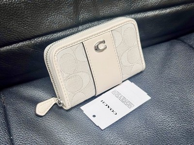 NWT Coach Essential Small Zip Around Card Case Silver/Cloud Chalk