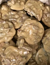 DEE ANN'S  NEW ORLEANS  STYLE  PRALINE CANDY WITH PECANS