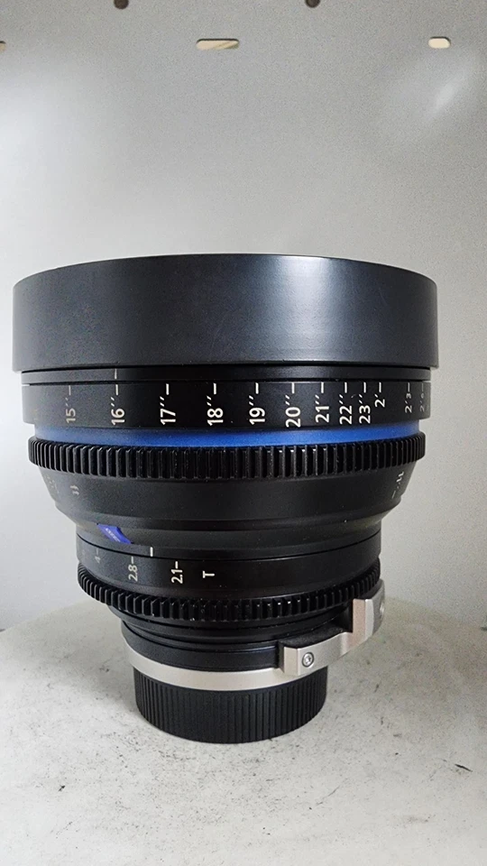 Lente ZEISS Compact Prime CP.2 25mm T/2.1 MF para Canon ef - Imagen 3 de 4