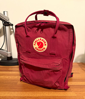Fjallraven Kånken Backpack - Berry Red