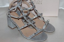 NEW NIB JEWEL BADGLEY MISCHKA Silver Glitter ANA Wedding Bridal Heels Sz 10