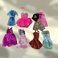 MIXED BARBIE DOLL FASHION And Unbranded CLOTHING USED CLOTHES