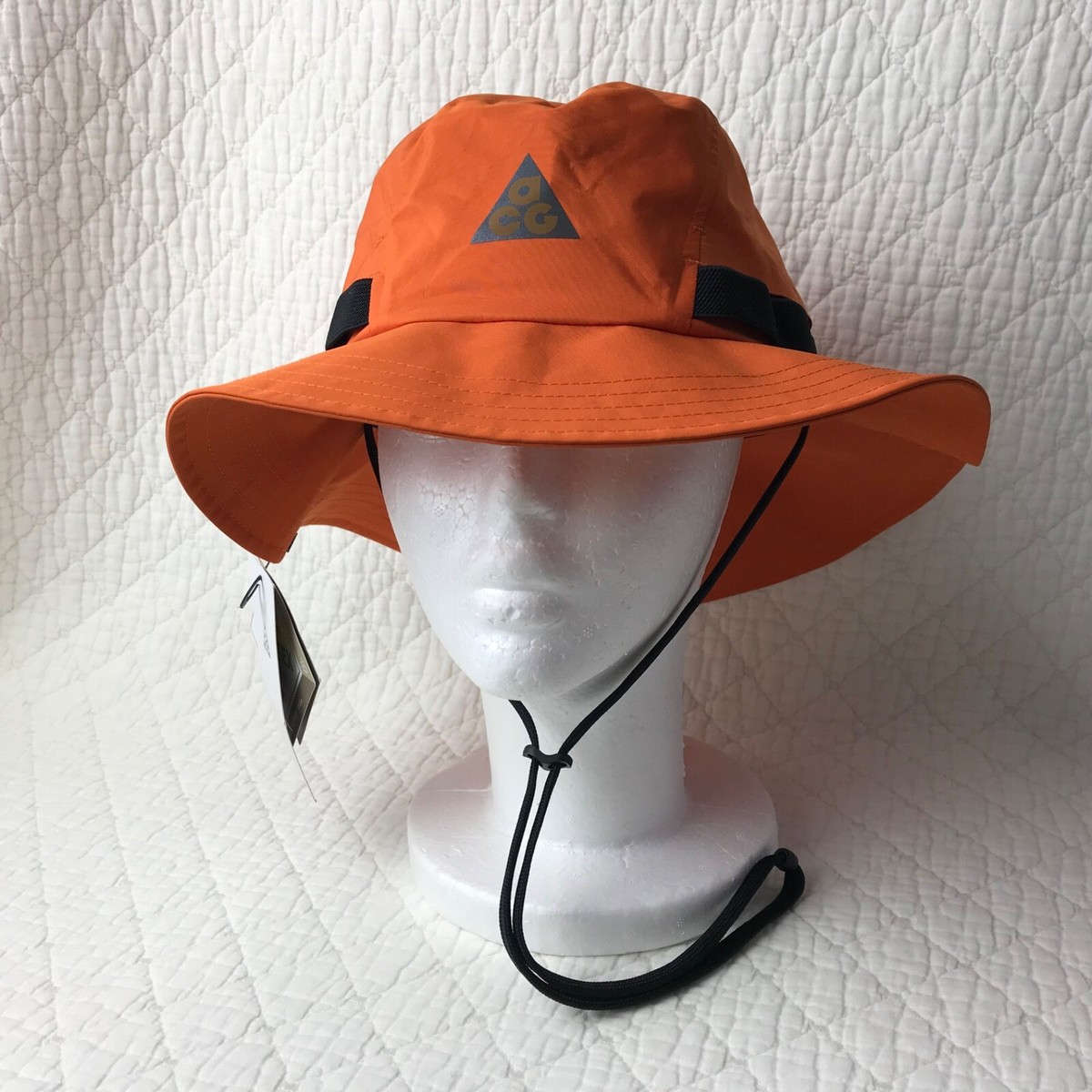 完売品 NIKE ACG GORE-TEX BUCKET HAT カラビナ付 完売品 NIKE ACG GORE-TEX BUCKET HAT カラビナ付