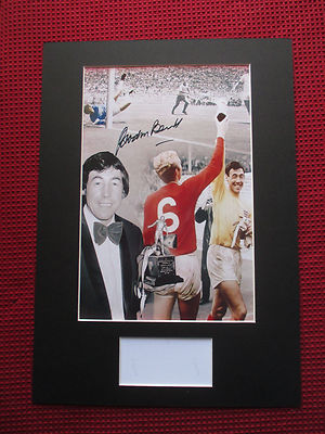 GORDON BANKS ENGLAND 1966 LEGEND SIGNED A3 MOUNTED PHOTO - MONTAGE-PELE -REPRINT