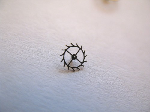 ROLEX 1600,1601 ASSORTED NEW OLD STOCK MOVEMENT PARTS - Picture 2 of 7