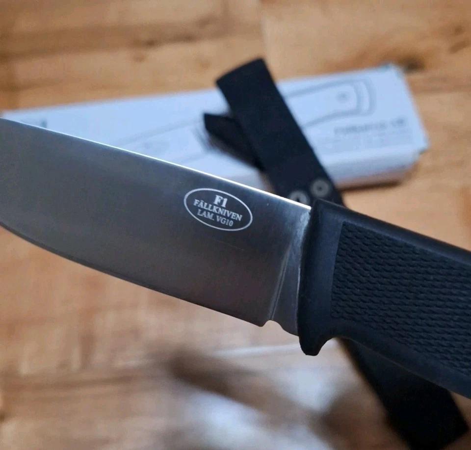 FALLKNIVEN F1 PILOT SURVIVAL KNIFE SS BLACK SHEATH NEVER USED MINT CONDITION - Image 3 of 4