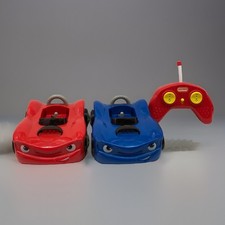 Little Tikes RC Wheelz Bumper Cars Red  Blue  1 Remote Control