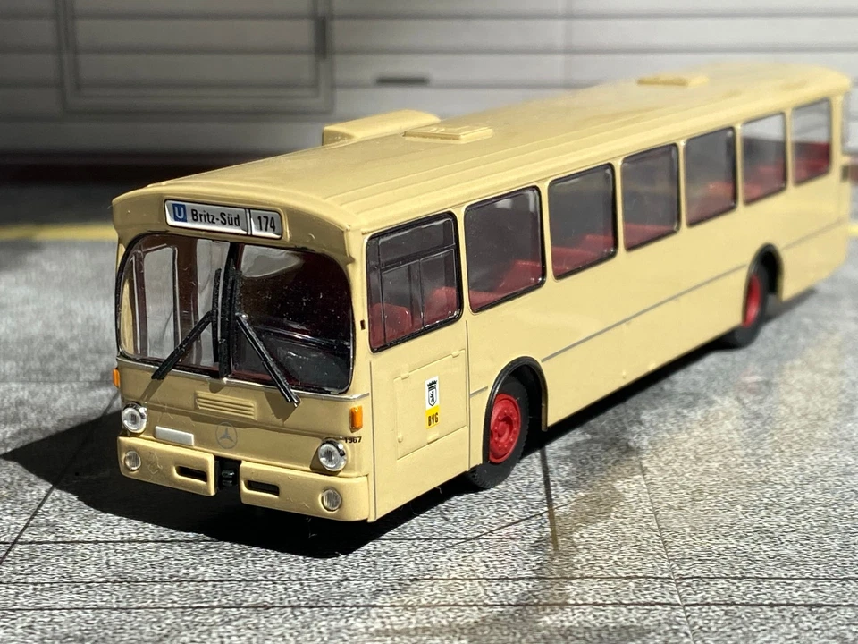 Mercedes Benz  O305 BVG Bus 174 U-Bhf Britz-Süd Brekina 50708 H0 Neu in OVP 1:87 - Bild 3 von 4