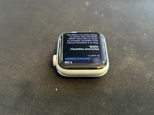 Apple Watch SE GPS Cellular 40mm Aluminum 32GB MYE92LL/A - Photo 9 sur 11