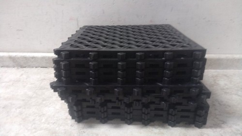 Alfombra de drenaje entrelazada Ergo Advantage Safe-Flex A2B paquete de 10 18 x 18 pulgadas - Imagen 3 de 9