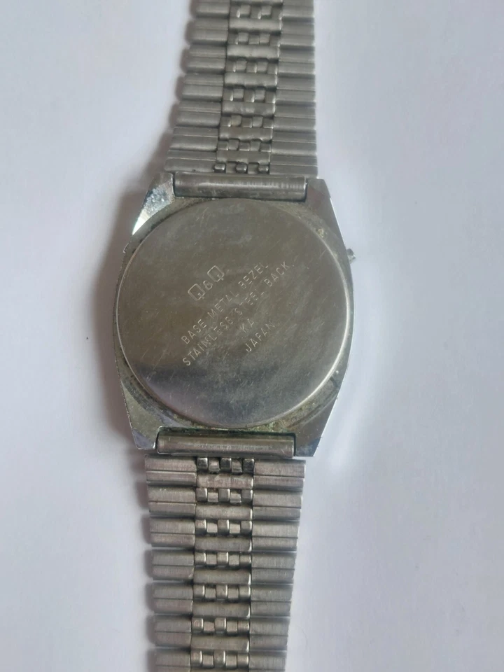 Reloj Pulsera Vintage Retro Q&Q Digital Cuarzo Hombre Acero Inoxidable COMO ESTÁ Foto 4 de 4