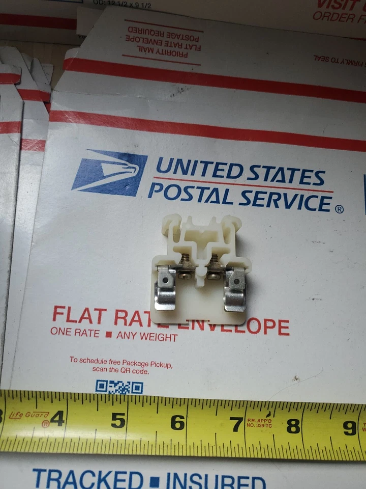 Allen Bradley 1492-CE6 Rail Mount Terminal Block, Fuse Holder, 10a 600 , U2 - Image 4 of 4