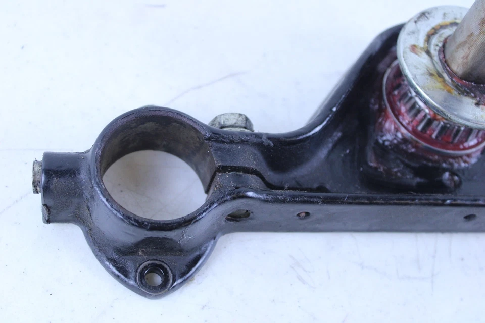 2006 Harley Davidson FLHX Street Glide árvore tripla haste de braçadeira inferior - Imagem 4 de 4