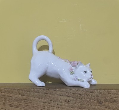 Vintage Keramik Seymour Mann weiß Porzellan Auto Figur mit Schleife & Blumen