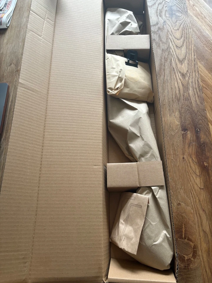 CBS Flo Herman Miller New Boxed Single VESA Monitor Arm Silver with Desk Clamp - Image 2 of 4