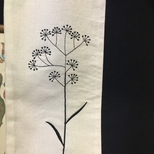 Embroidered 4 Black and White Cloth Color Block Placemats 19 inches  X 13 inches - Picture 9 of 13