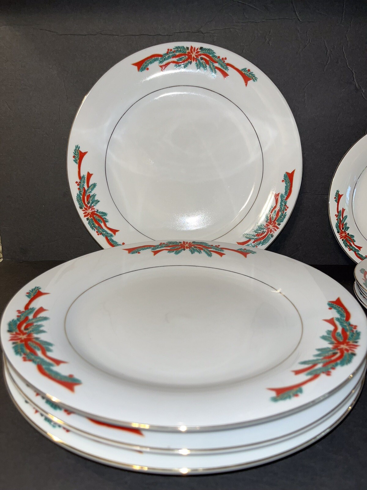 POINSETTIA & RIBBONS 8 Pc Plate Set Christmas 4 - 10.5” Dinner & 4 -7.5” Dessert