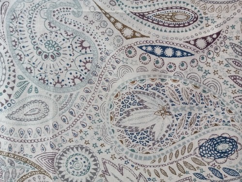 Remnant - CHARLIE'S PAISLEY - Liberty Tana Lawn cotton approx 67 x 17 cm - Picture 2 of 3