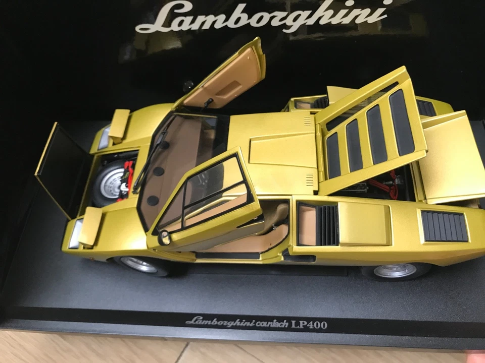 Lamborghini Countach LP400 (1974) dorado KYOSHO 1/18 Foto 4 de 4