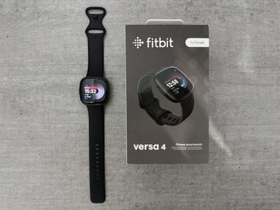 Fitbit Versa 4 by Google 40mm Aluminiumgehäuse-Schwarz mit 3x Silikonarmband OVP