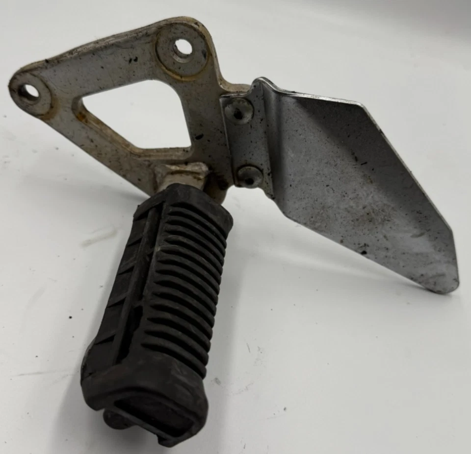 Suzuki GS500E GS500 GS 500 E 1995 estriba lateral izquierda montaje pedal montaje 1994 H1 Foto 2 de 4