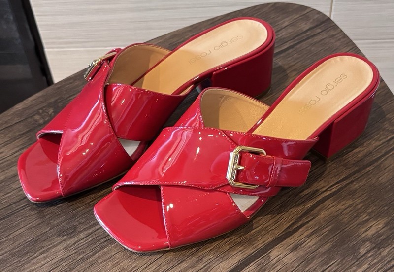 $795 Sergio Rossi Red Patent Leather Slides Size 37.5 EU, 7-7.5 US Made In Italy