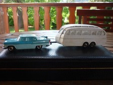 NOREV France Plastique. SIMCA CHAMBORD et Caravane HENON. Années 60.  1/43.