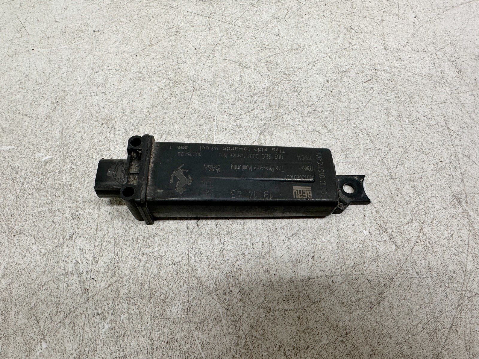 H41137 2003-2012 Maserati Quattroporte M139 Tire Pressure Monitor Sensor OEM
