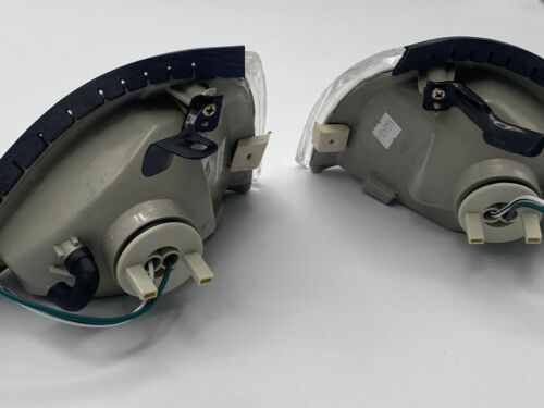 Suzuki Swift 90-95 Turn Signals X2 - Picture 3 of 5