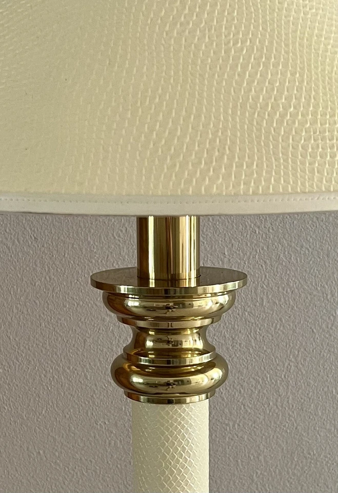 ¡NO TE LO PIERDAS! Lámpara/sombra con patrón de piel de serpiente de imitación de cuero rígido, MCM, Art Deco Foto 4 de 4