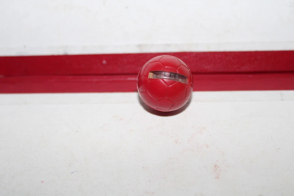 ANCIEN PIN'S FOOTBALL EQUIPE NATIONALE. - Photo 1/1