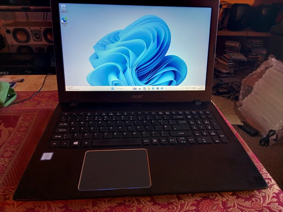 Acer Travelmate P259-G2 15.6" laptop i5 7200u 8gb 128gb M.2 128gb ssd Windows 11 - Image 2 of 4