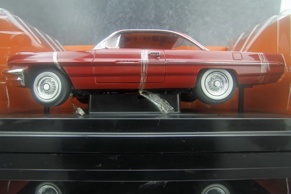 RC2 ERTL Pontiac 75th Anniversary 1961 Catalina Coronado Red 1:18 - Image 2 of 4