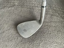 Wilson Pitching Wedge, Regular Flex Steel Shaft, Mid Size Grip.