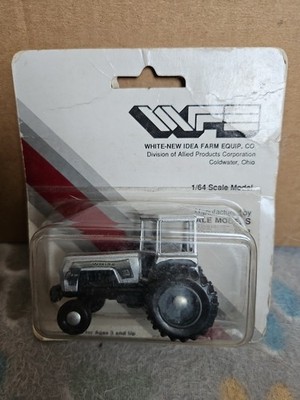 WFE White New Idea Farm Equip Co. 1/64 Scale Model