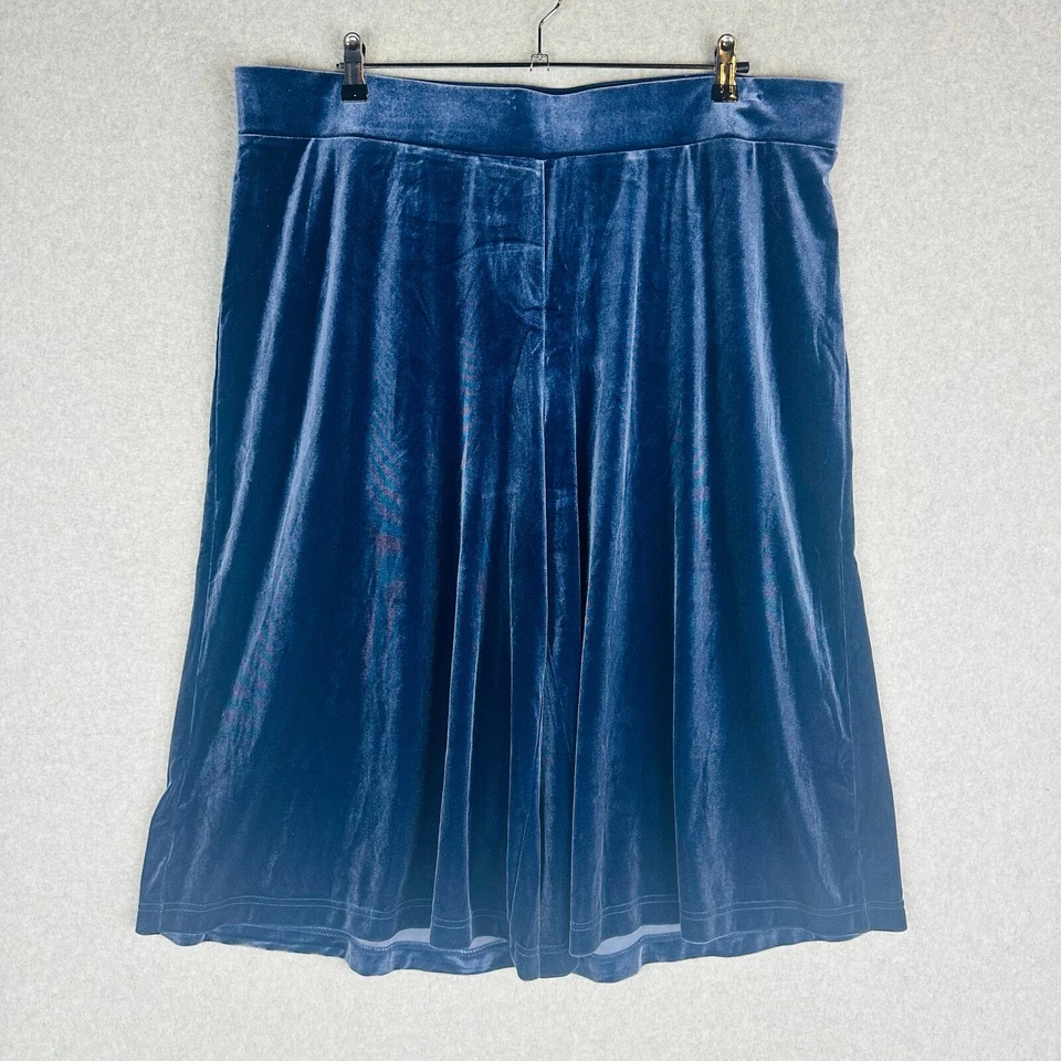 Culottes recortados Isaac Mizrahi Live Womans 1XP Pettite pierna ancha de terciopelo Foto 3 de 4