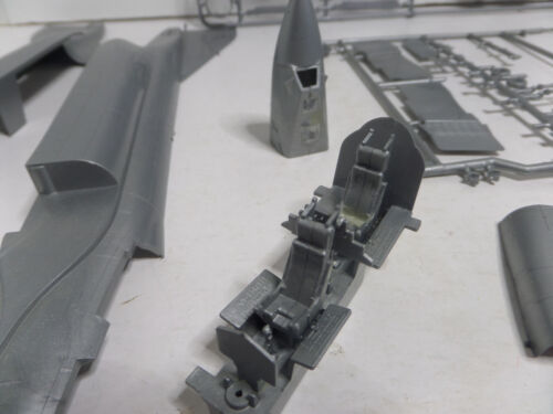 RF-4 Phantom II escala 1:48 Testors 582 vintage - Imagen 9 de 9