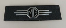Engliches Typenschild MG Chrom auf schwarzer Stahlplatte (78301)