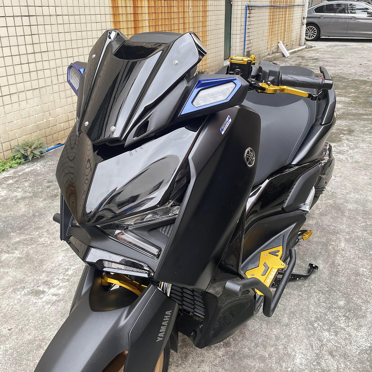 Motorcycle Windshield Windscreen For Yamaha XMAX 250 300 XMAX V2
